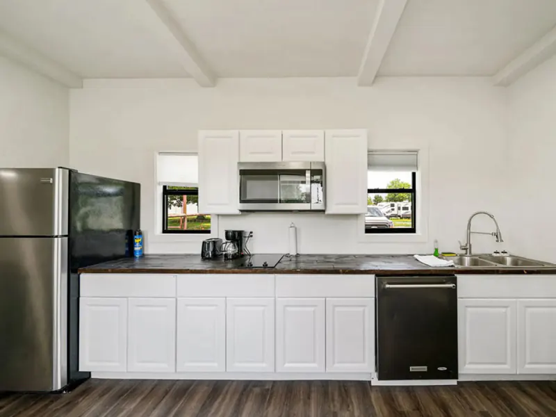 Lake Hudson cabin kitchen